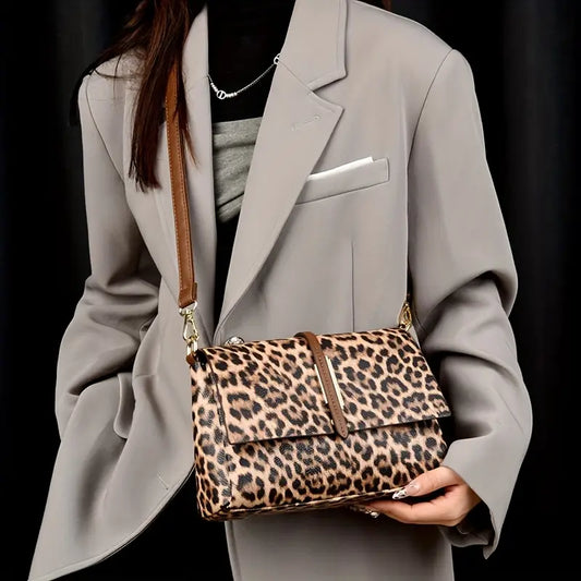 Chic Leopard Print Crossbody Bag
