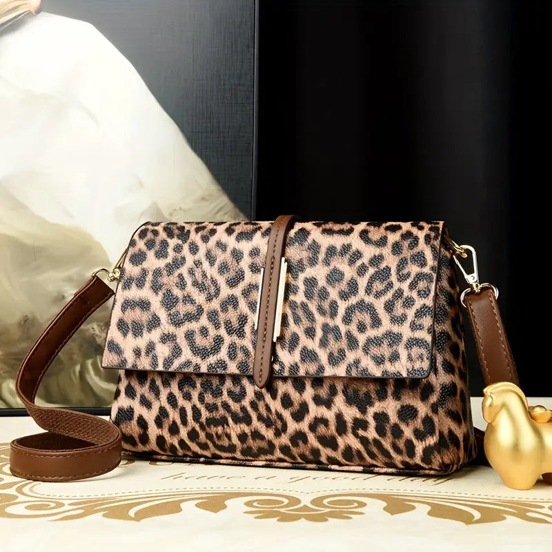 Chic Leopard Print Crossbody Bag